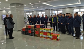 集團(tuán)公司領(lǐng)導(dǎo)春節(jié)前夕走訪(fǎng)慰問(wèn)公司一線(xiàn)員工